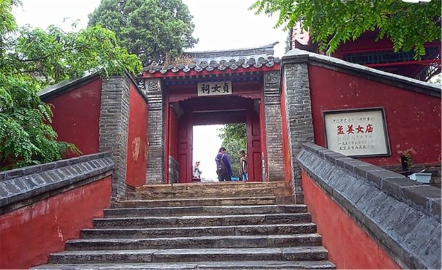 乾港慰問一線干警 乾港慰問一線干警